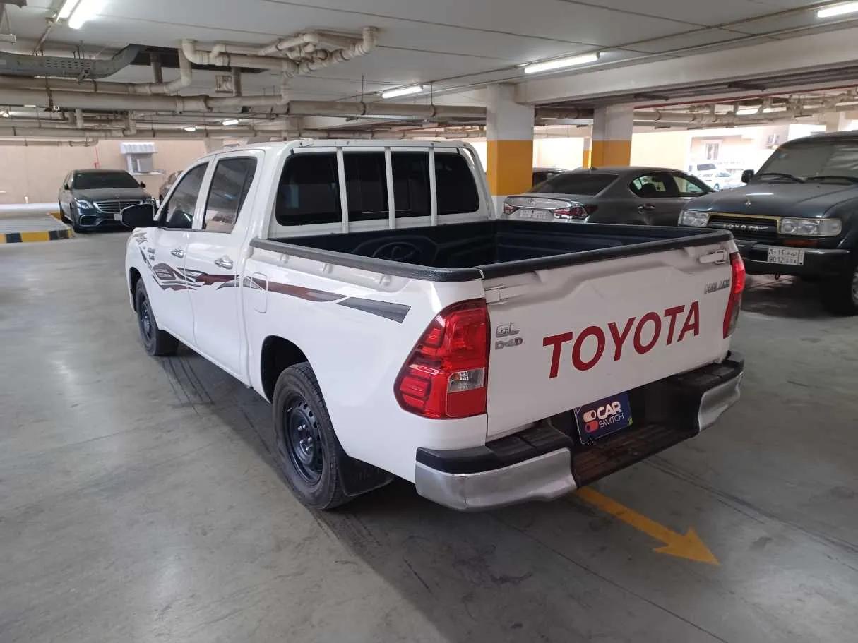 Car image 7