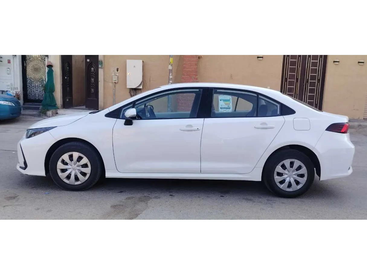 Car image 8