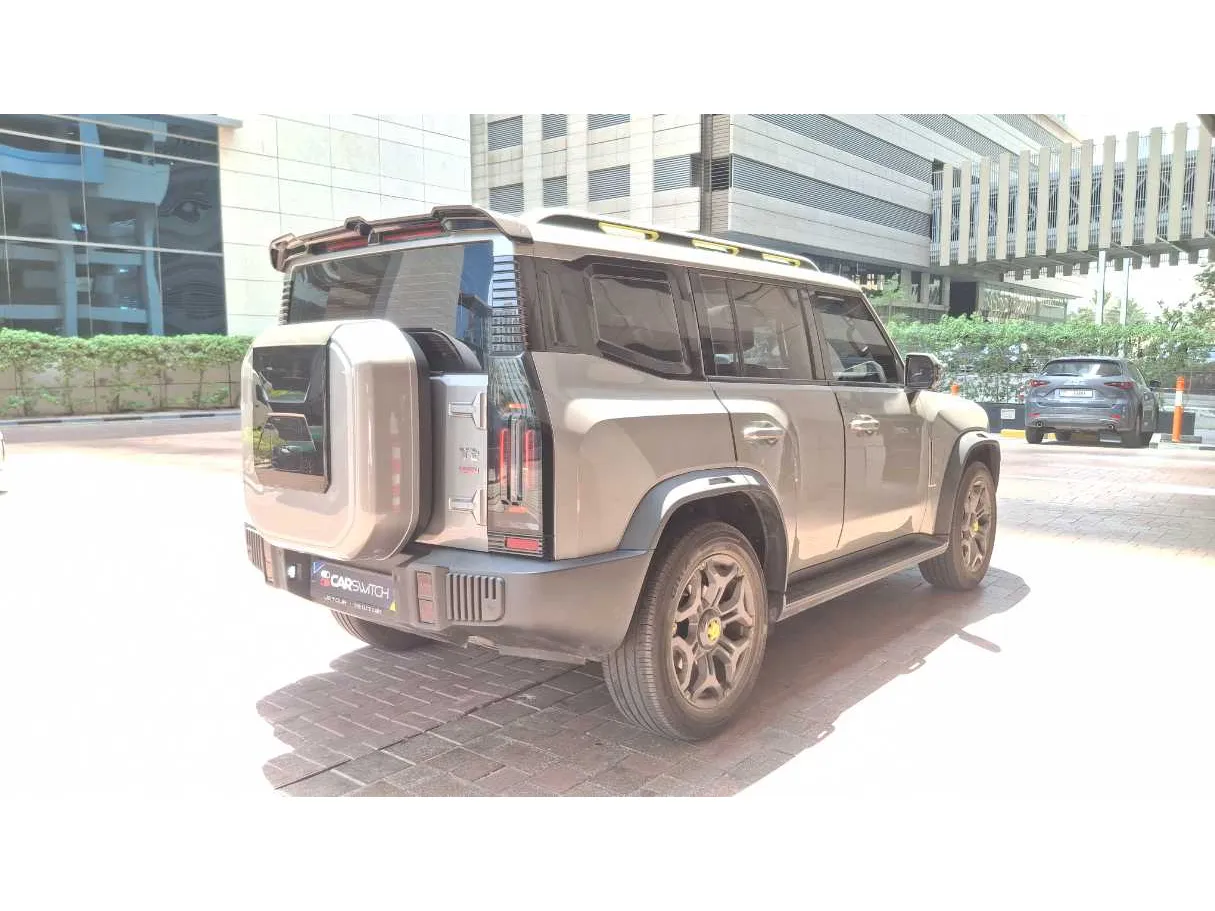 Car image 5