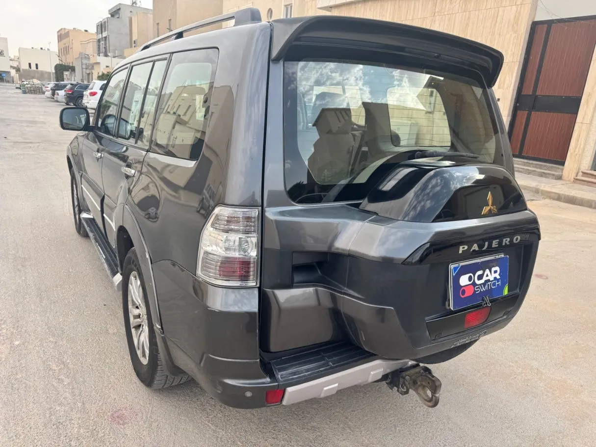 Car image 7