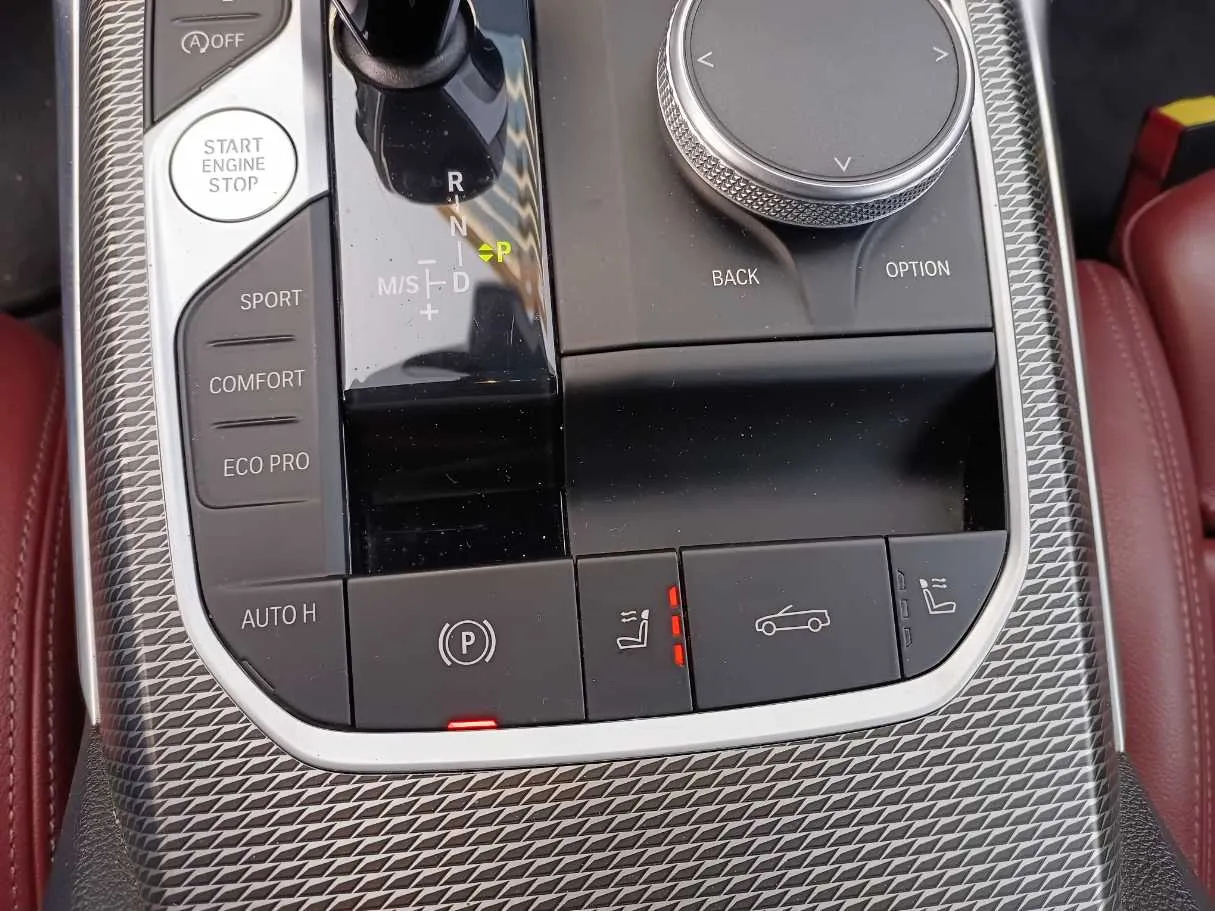 Car image 28