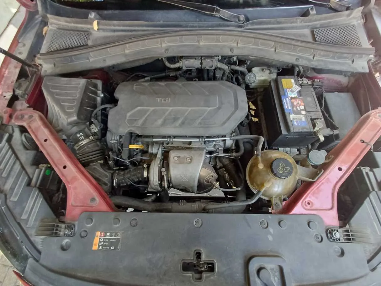 Car image 21