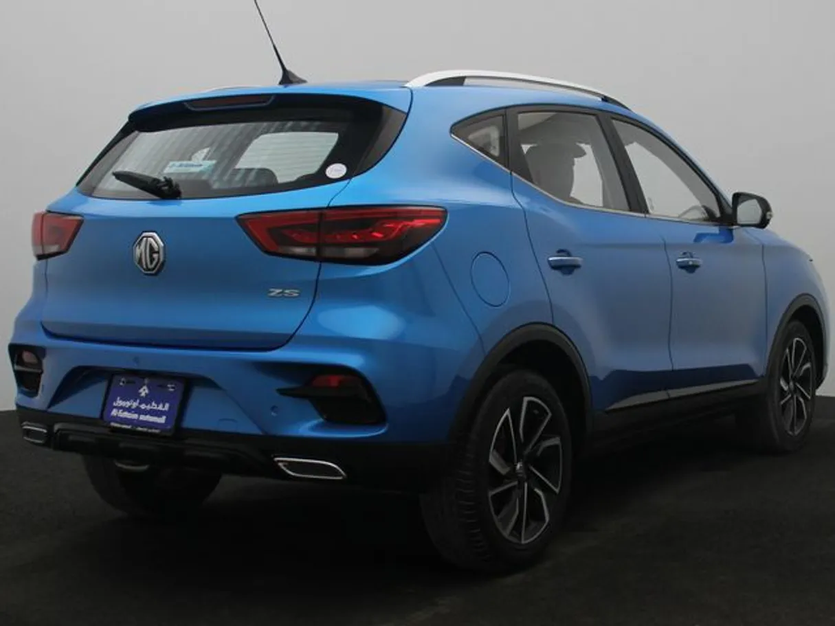Car image 2