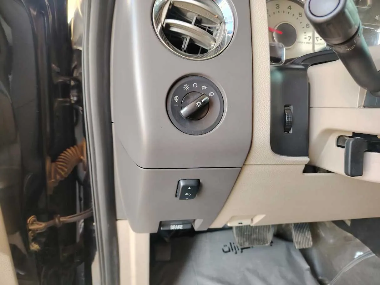 Car image 37