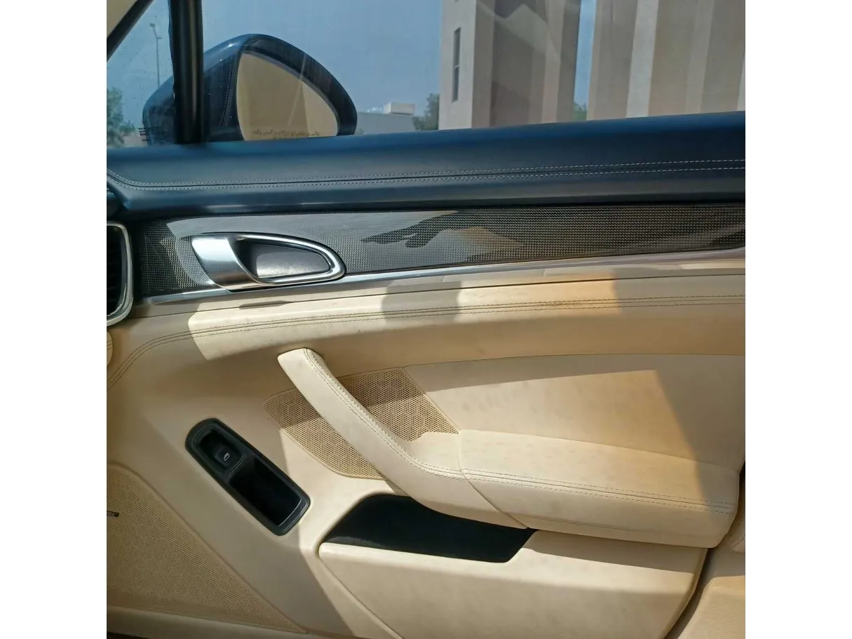 Car image 34