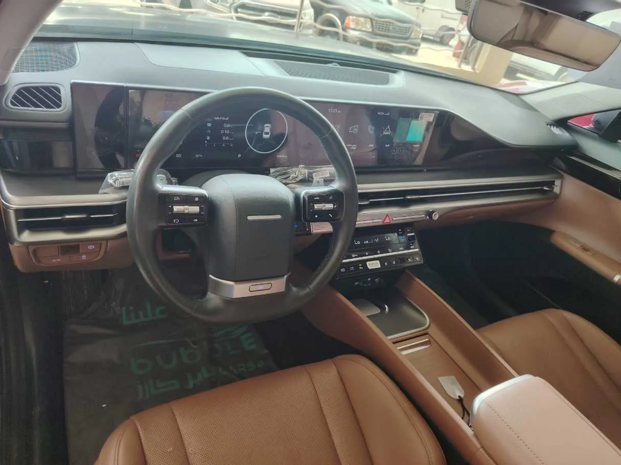 Car image 16