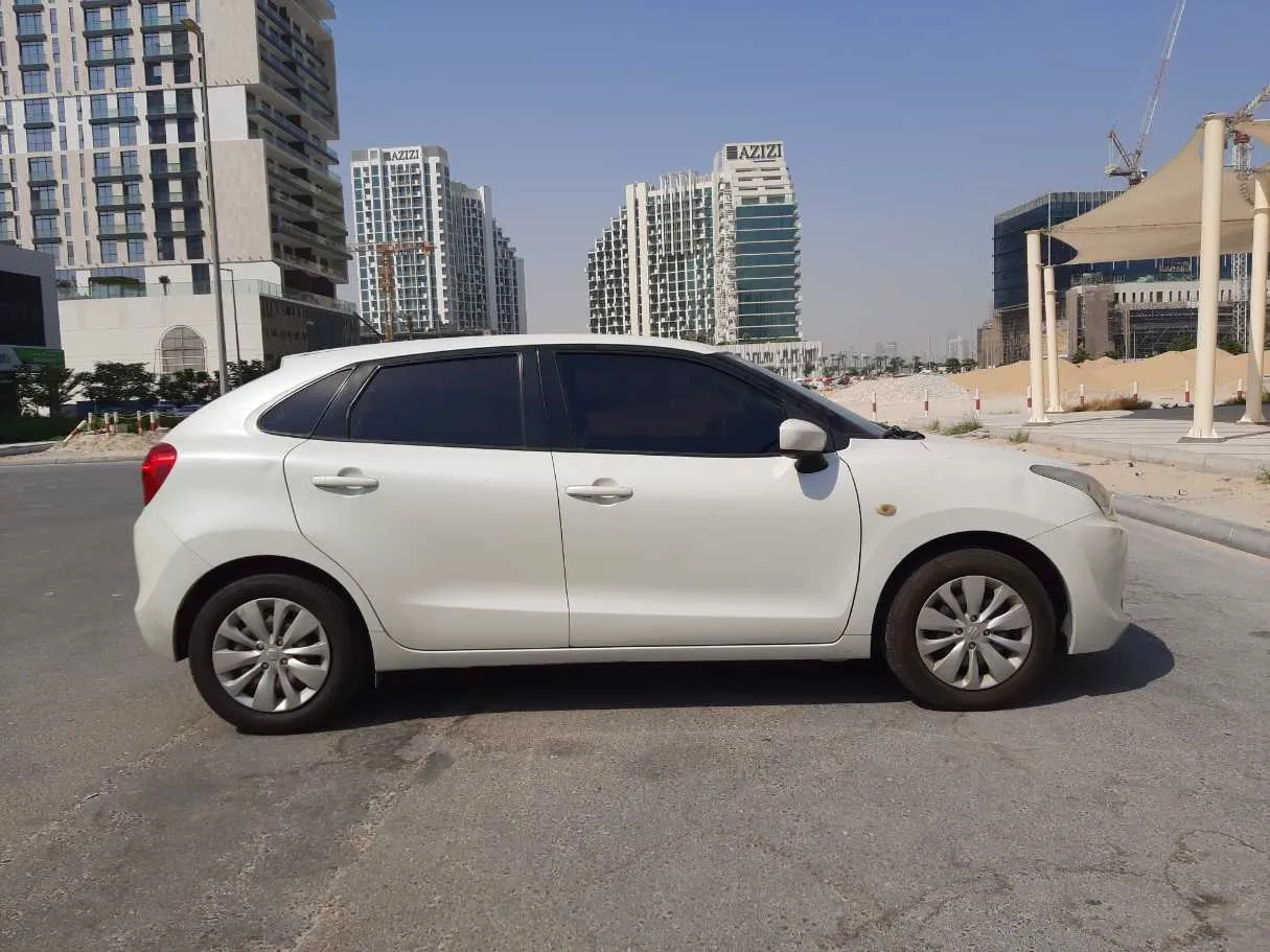 Car image 4