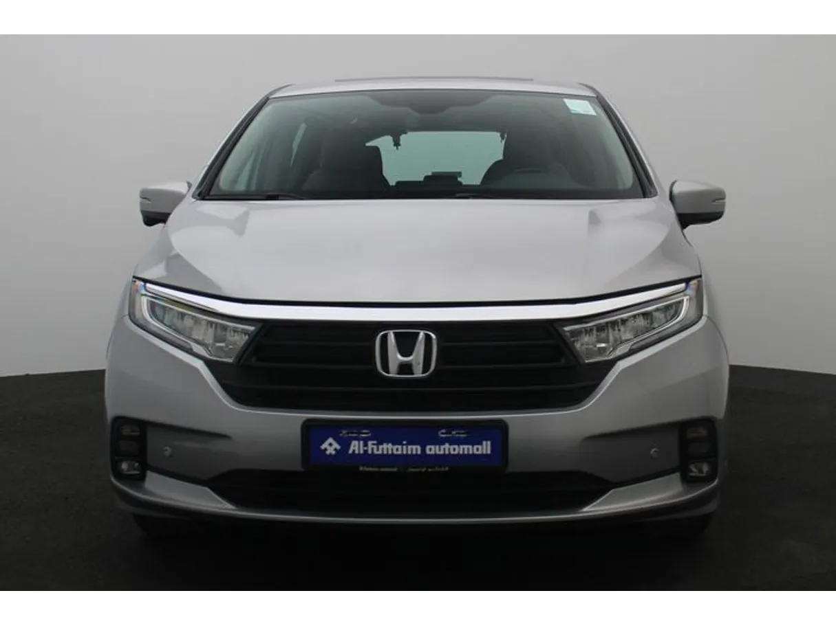 Car image 11