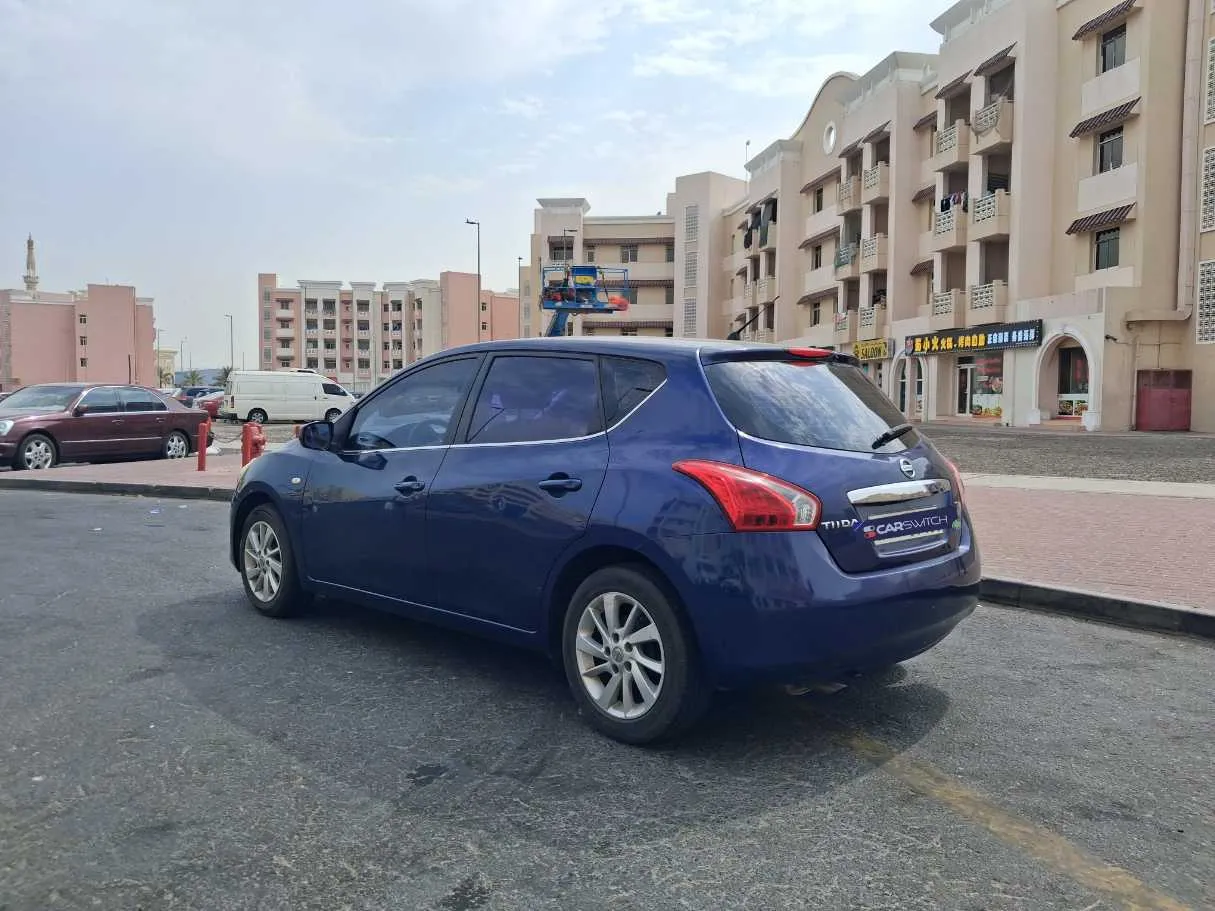 Car image 7