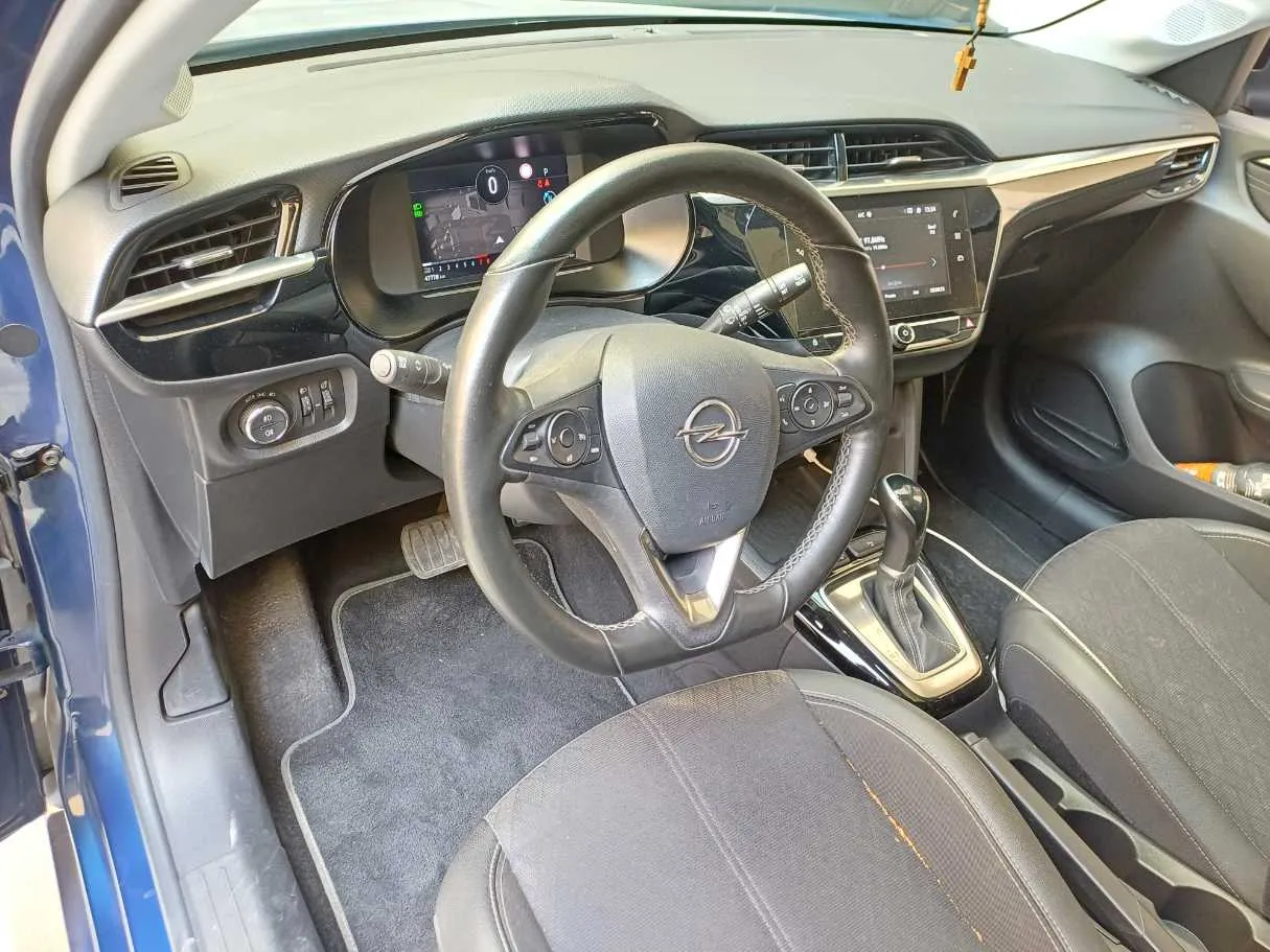 Car image 11