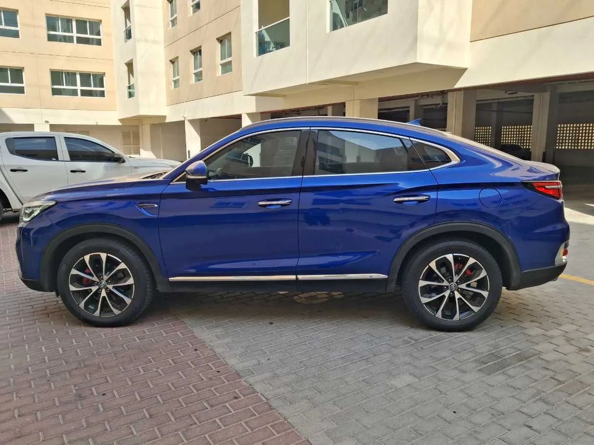 Car image 8