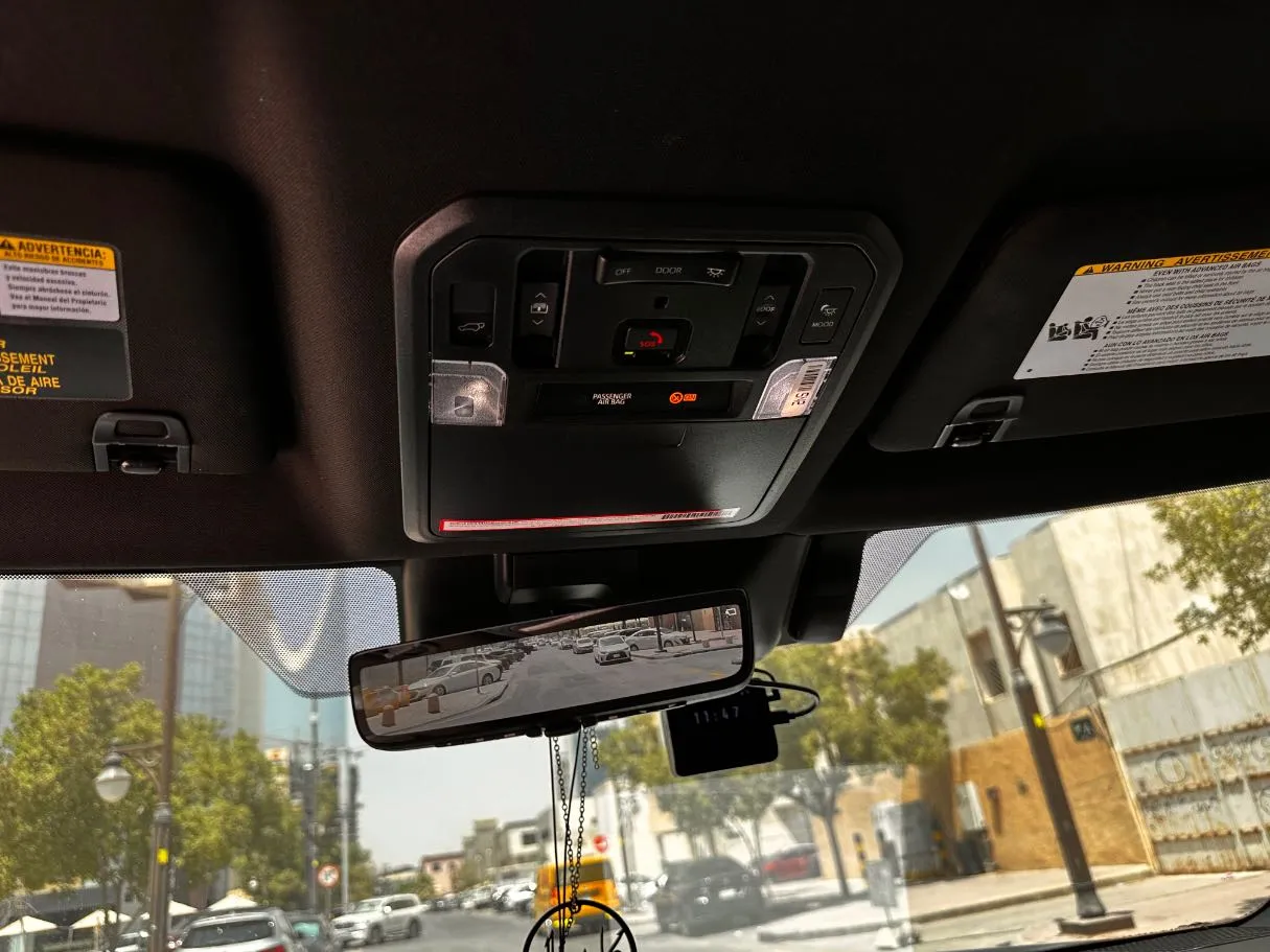 Car image 30