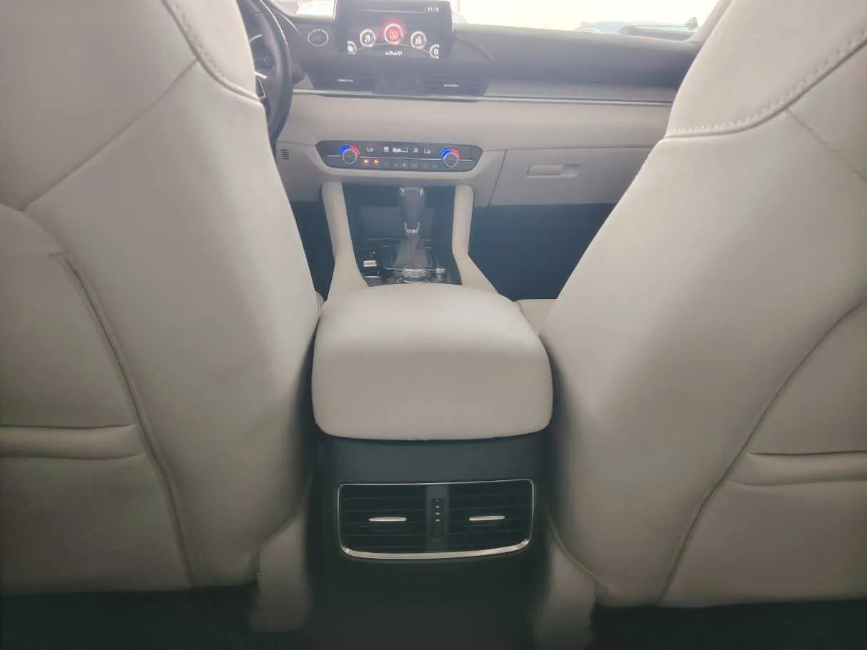 Car image 27