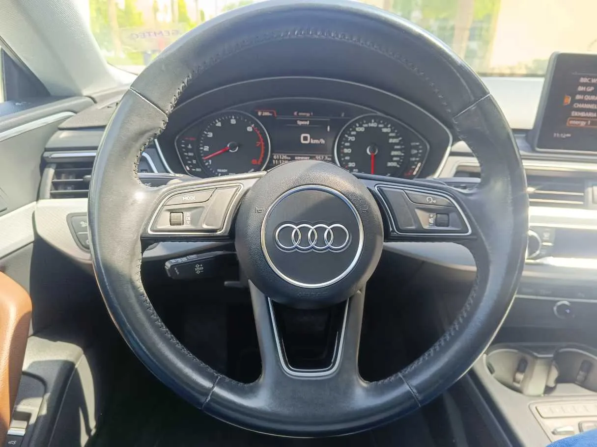 Car image 24
