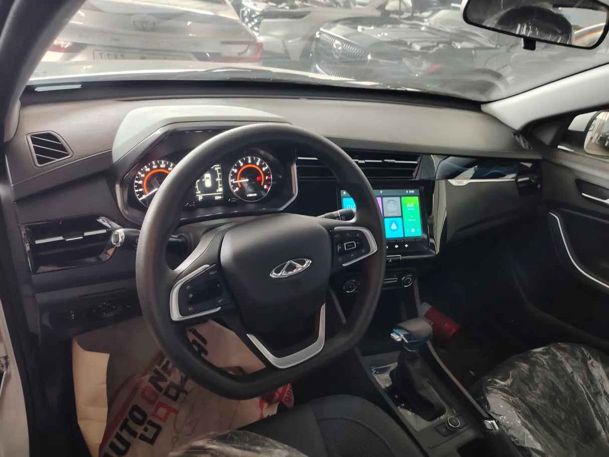Car image 13