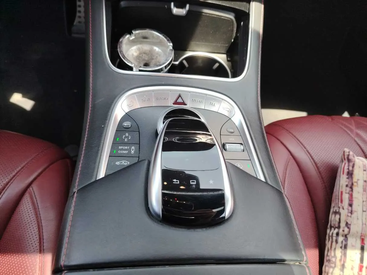 Car image 15