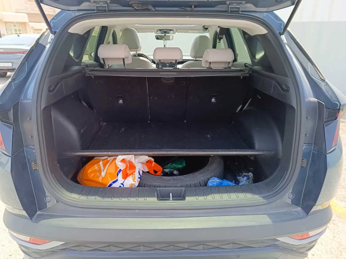 Car image 26