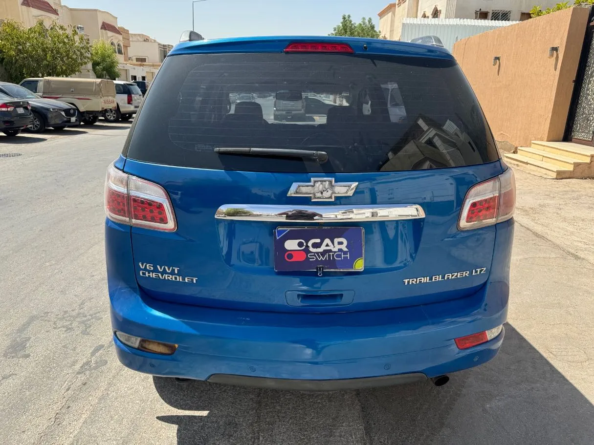 Car image 6