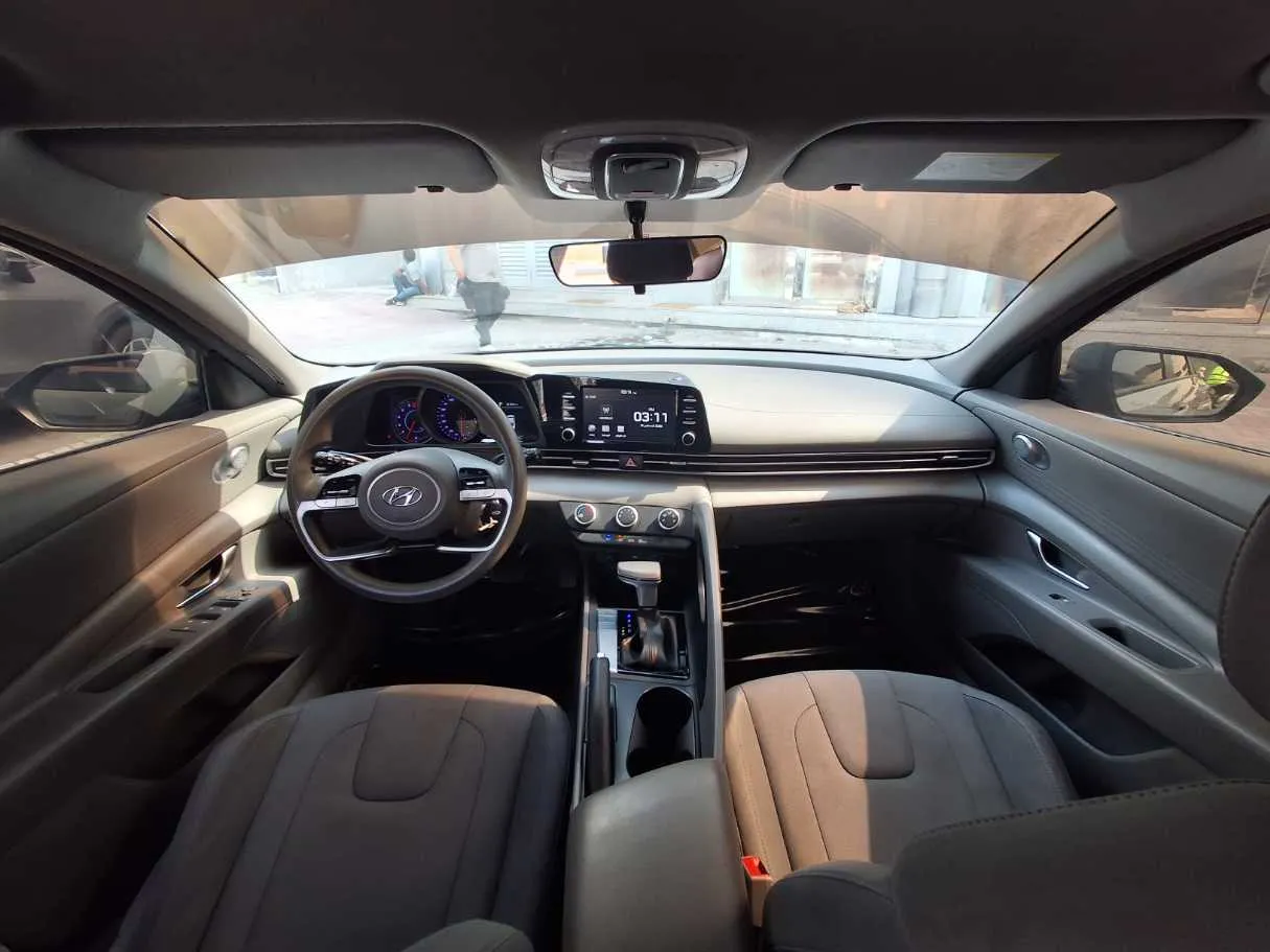 Car image 13