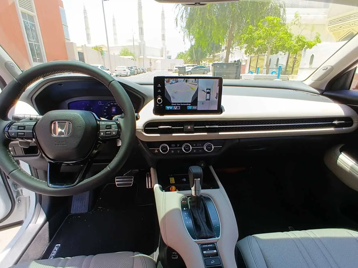 Car image 15