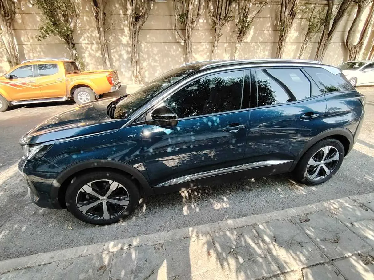 Car image 8