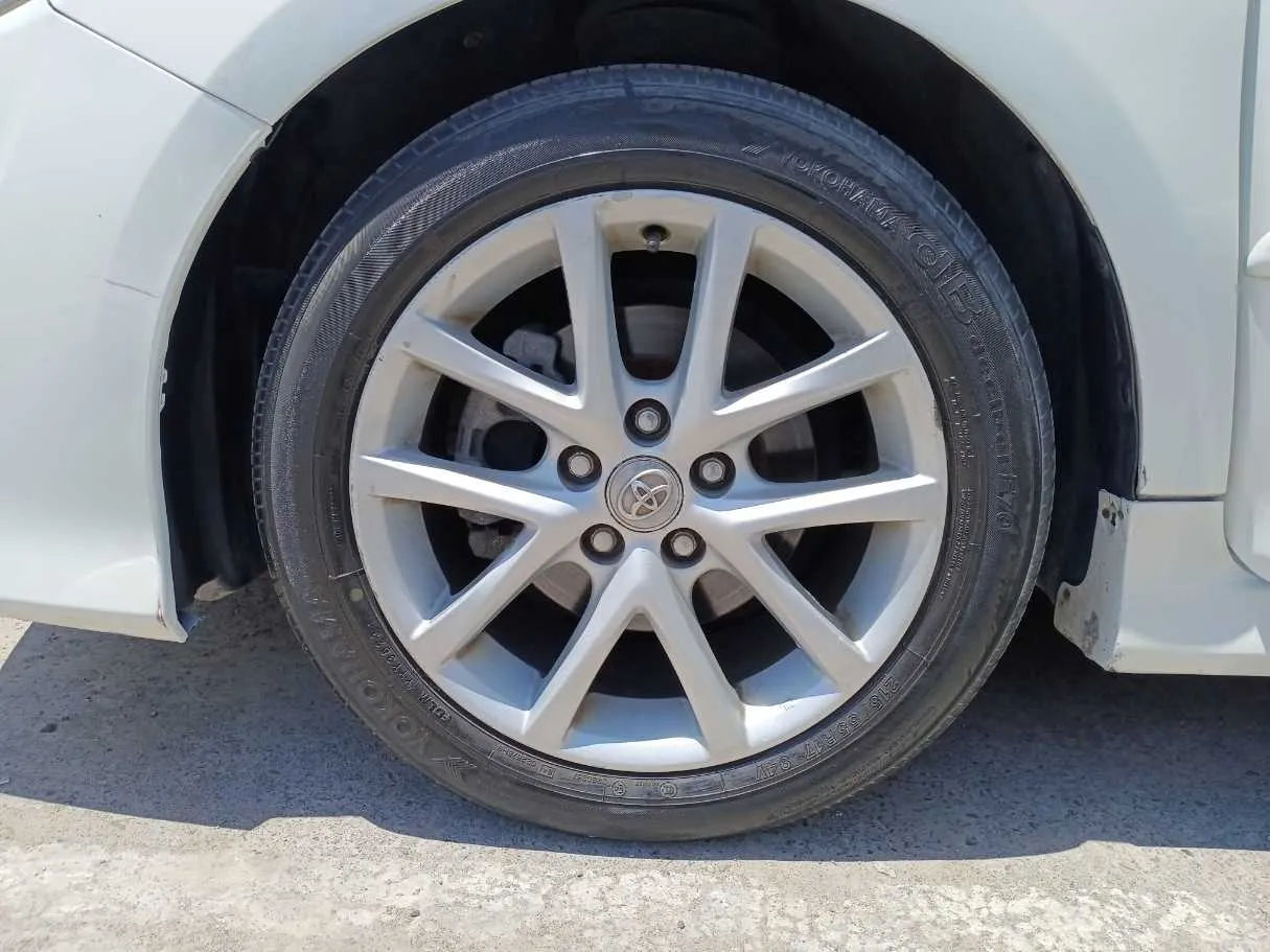 Car image 9