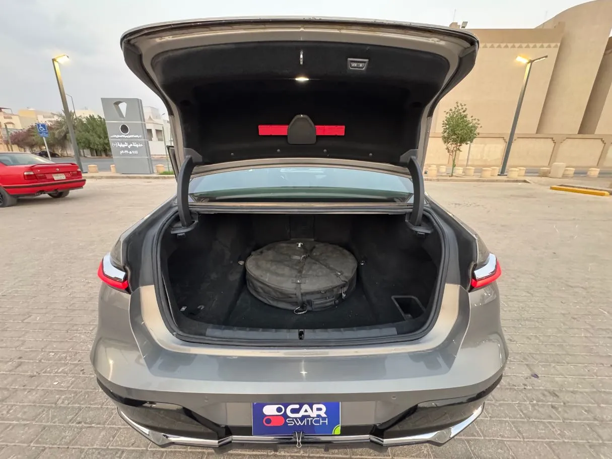 Car image 22
