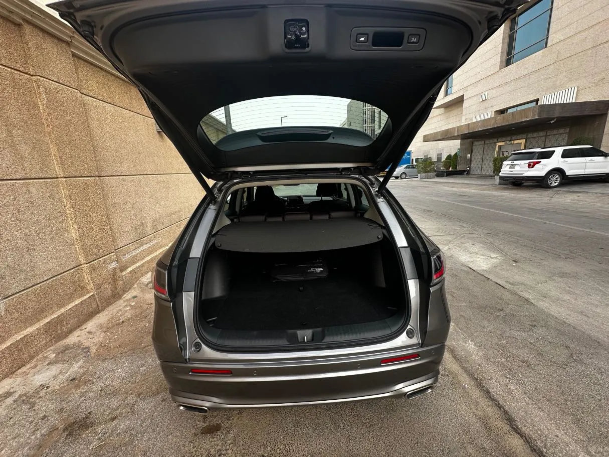 Car image 22