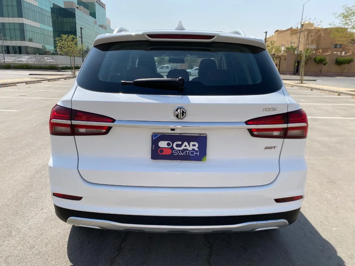 Car image 6
