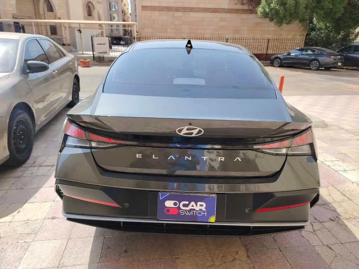 Car image 6