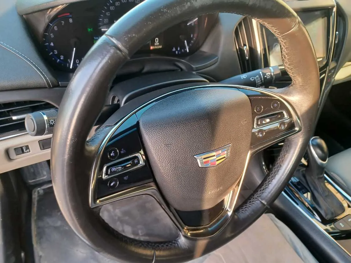Car image 19