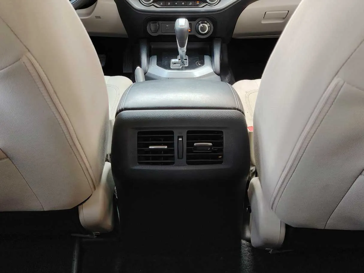 Car image 29