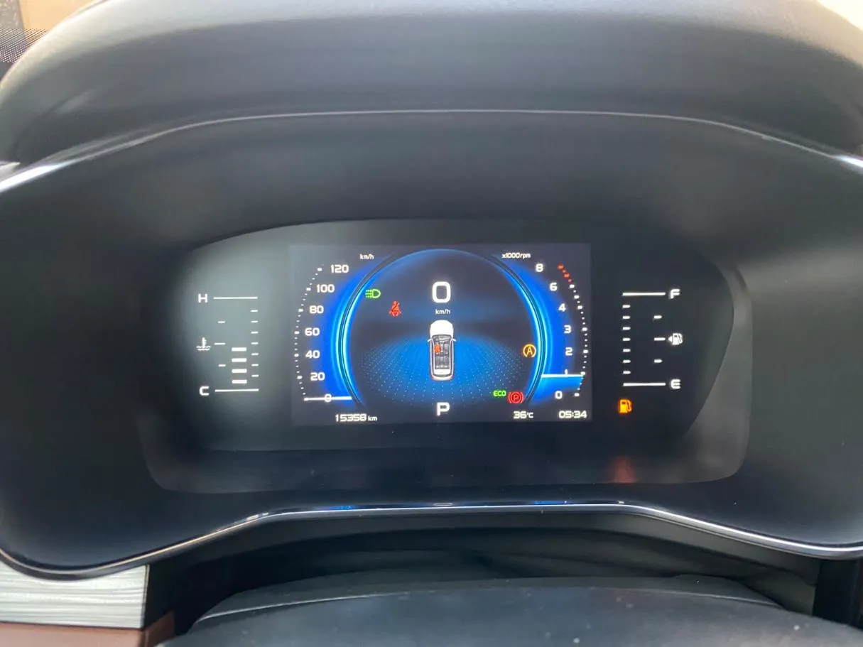 Car image 19