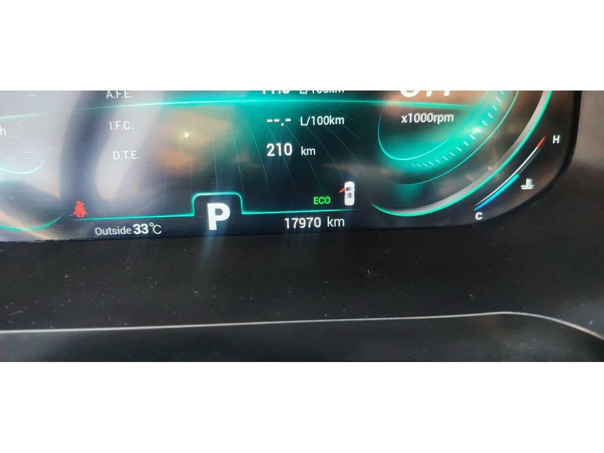 Car image 21