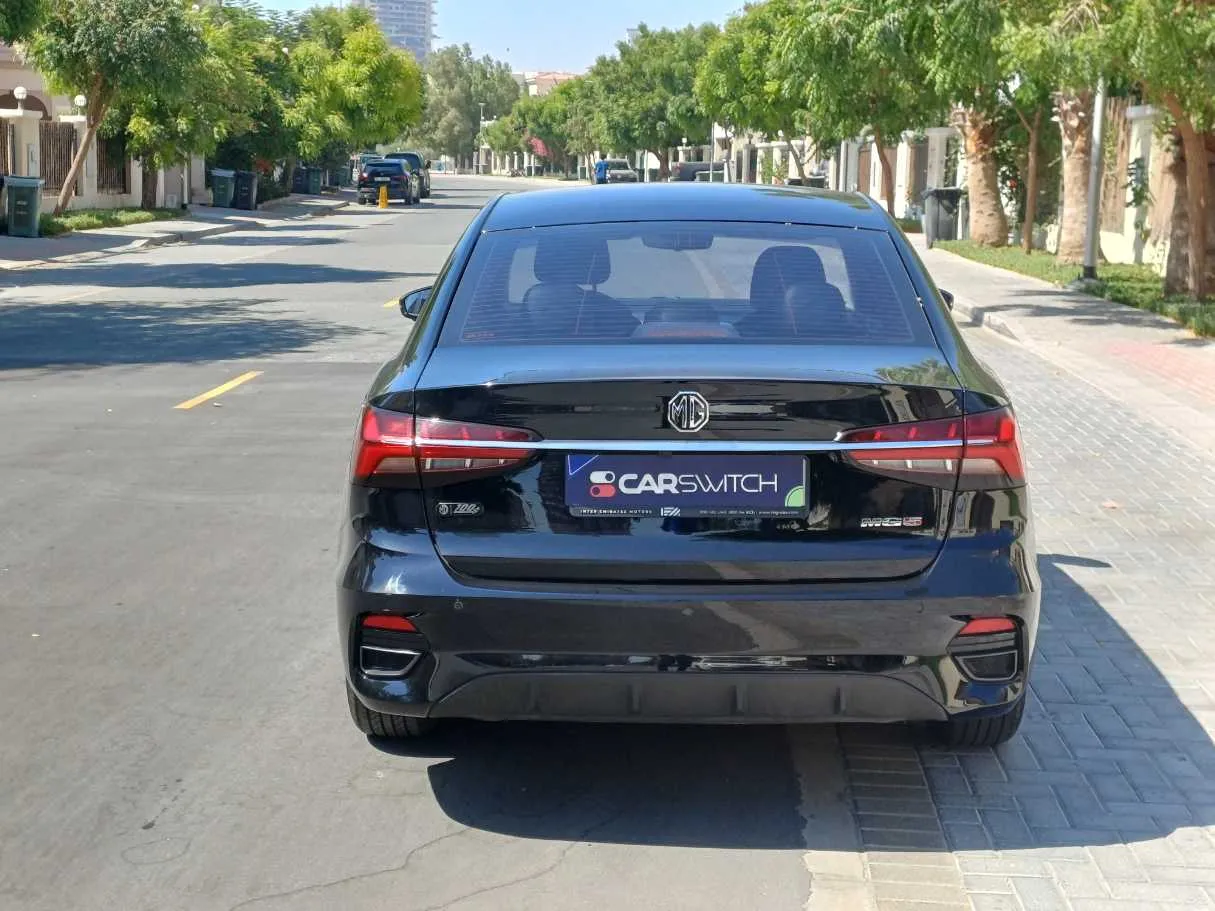 Car image 6