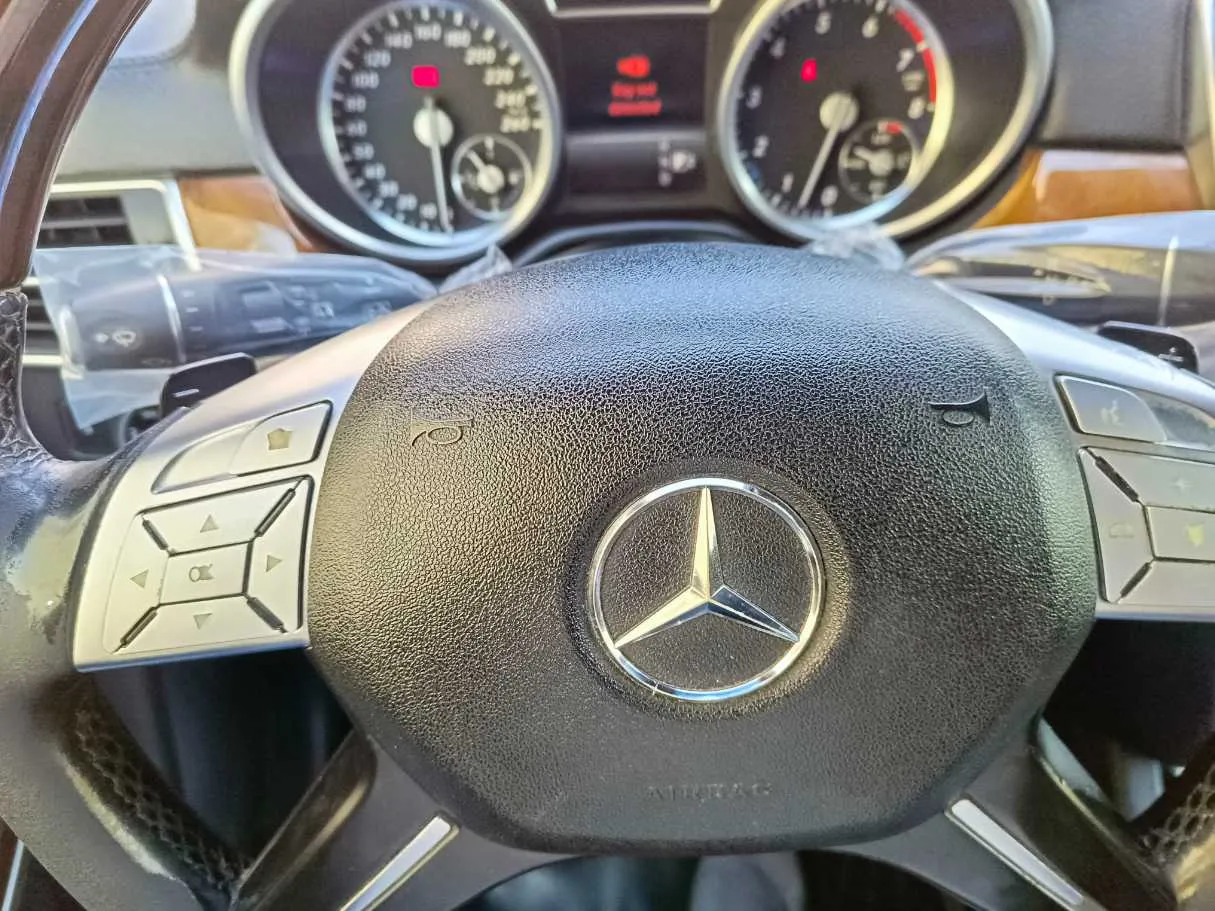 Car image 35