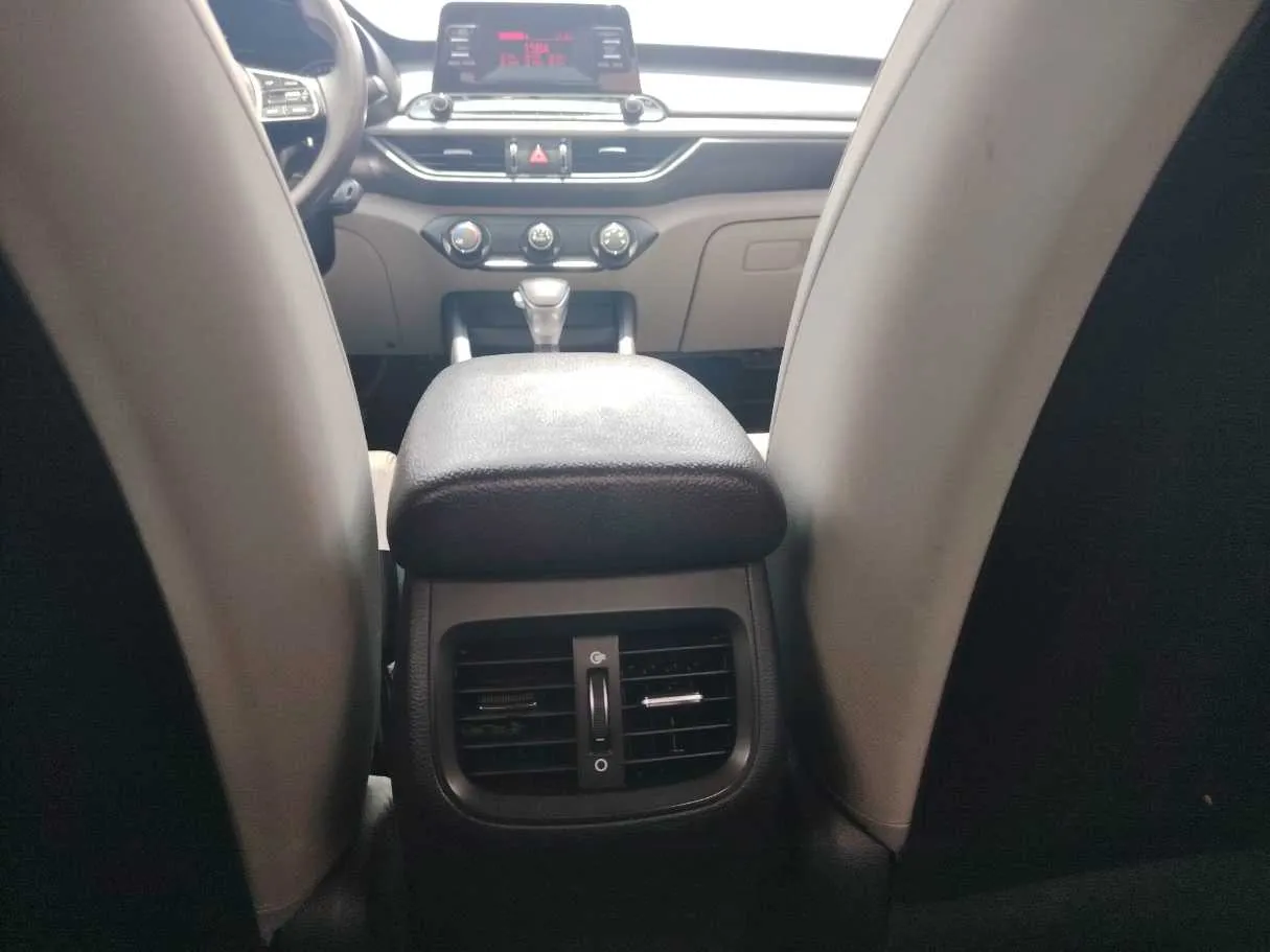 Car image 25