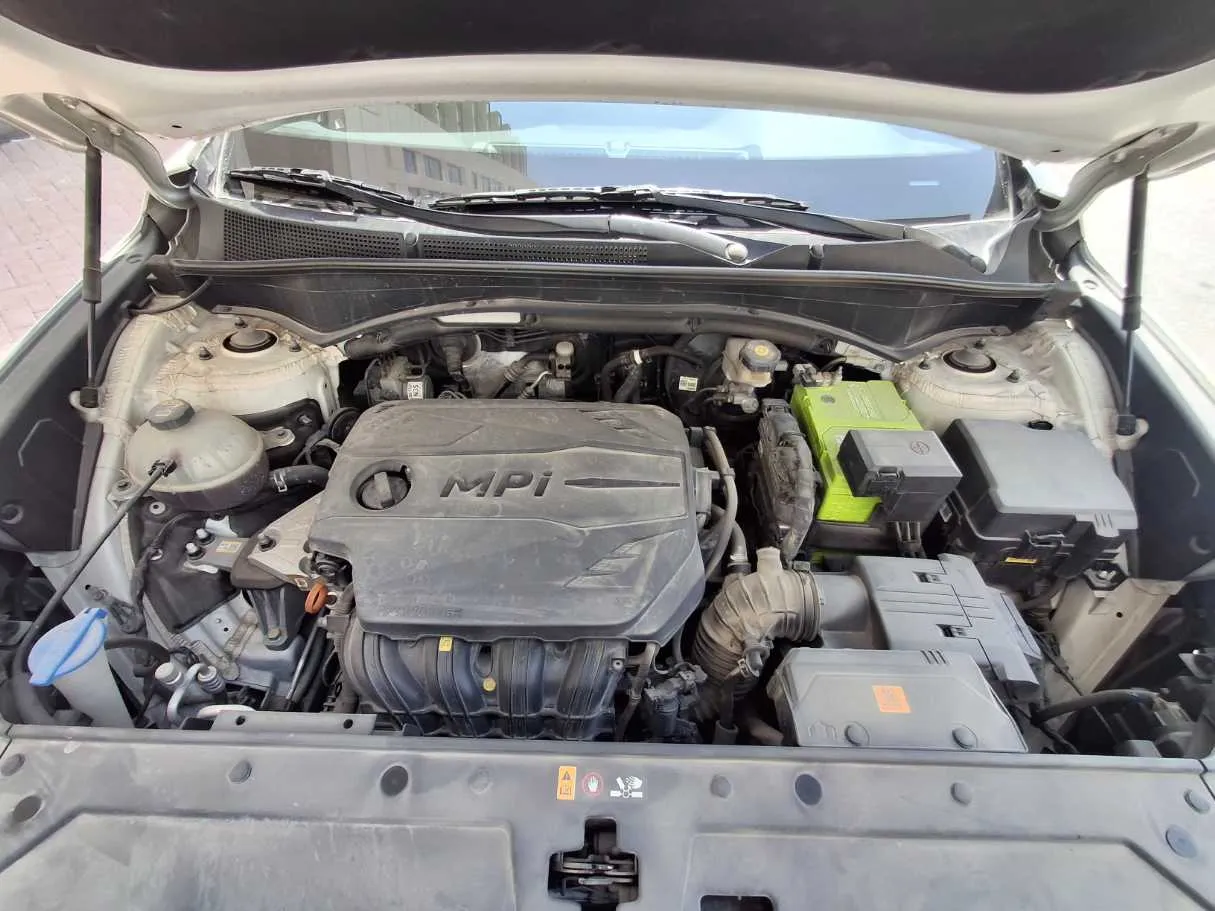 Car image 20