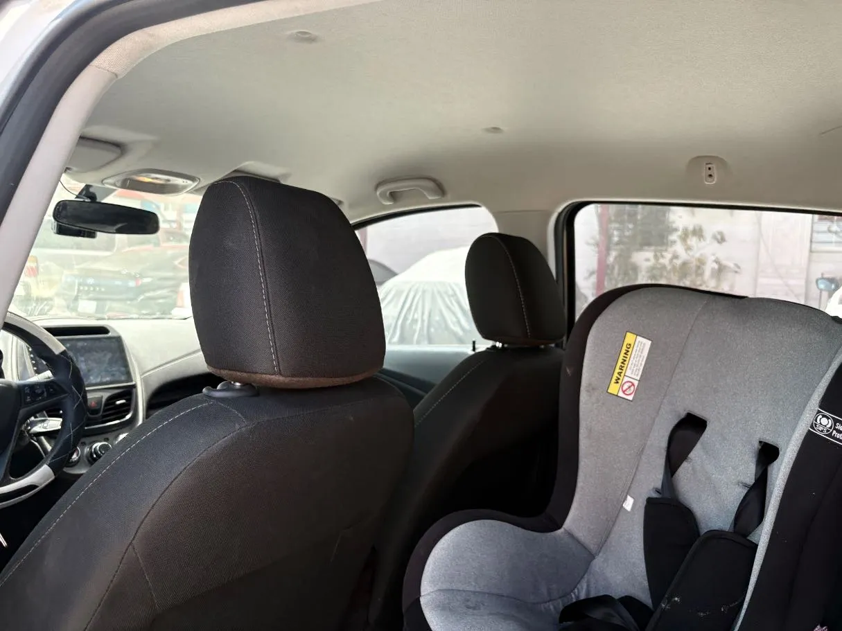Car image 17