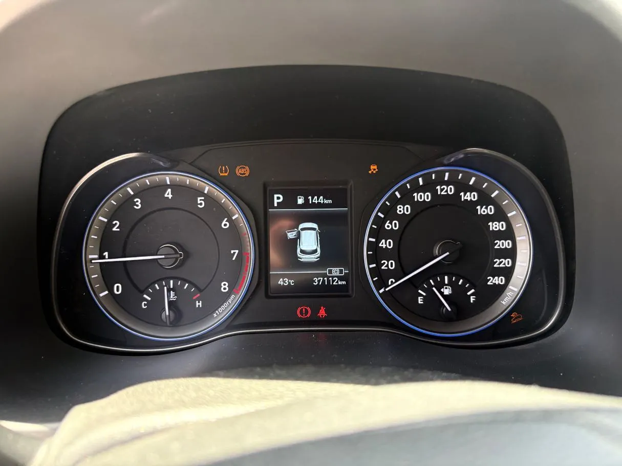 Car image 23