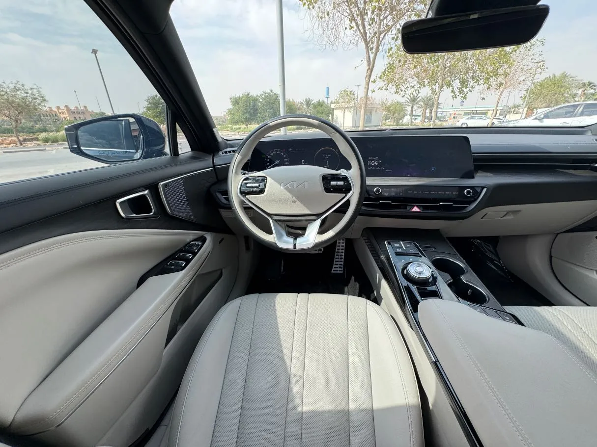 Car image 17
