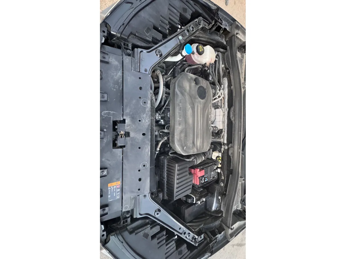 Car image 29