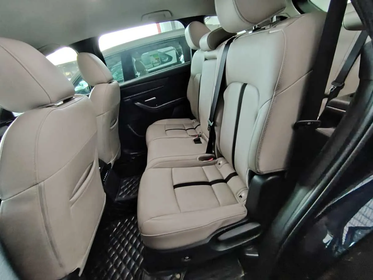 Car image 20