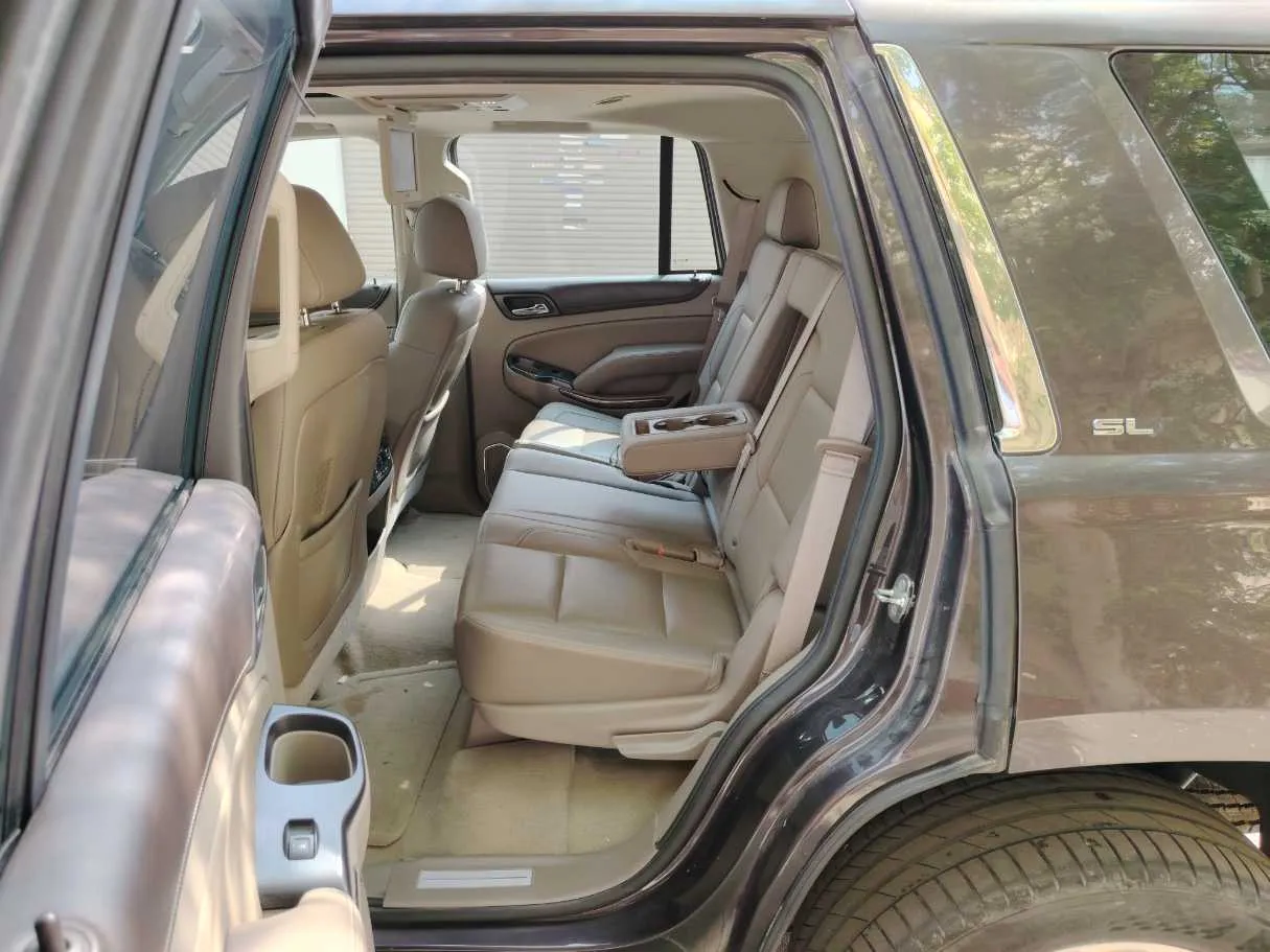 Car image 13