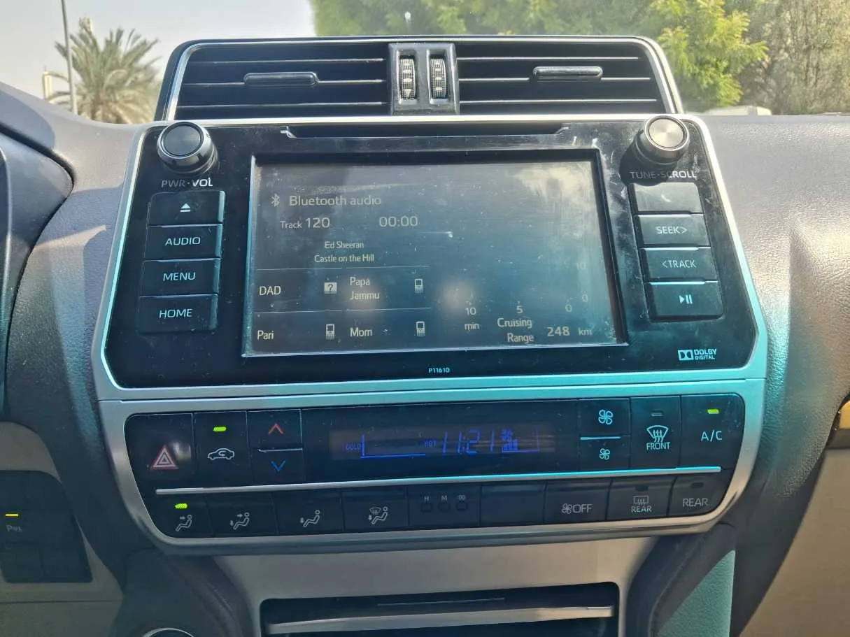 Car image 16