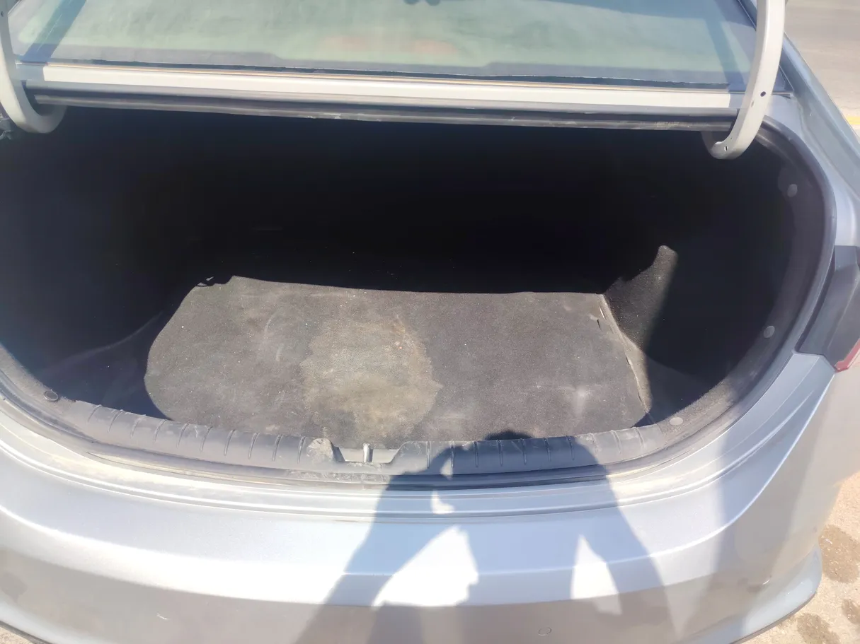 Car image 26