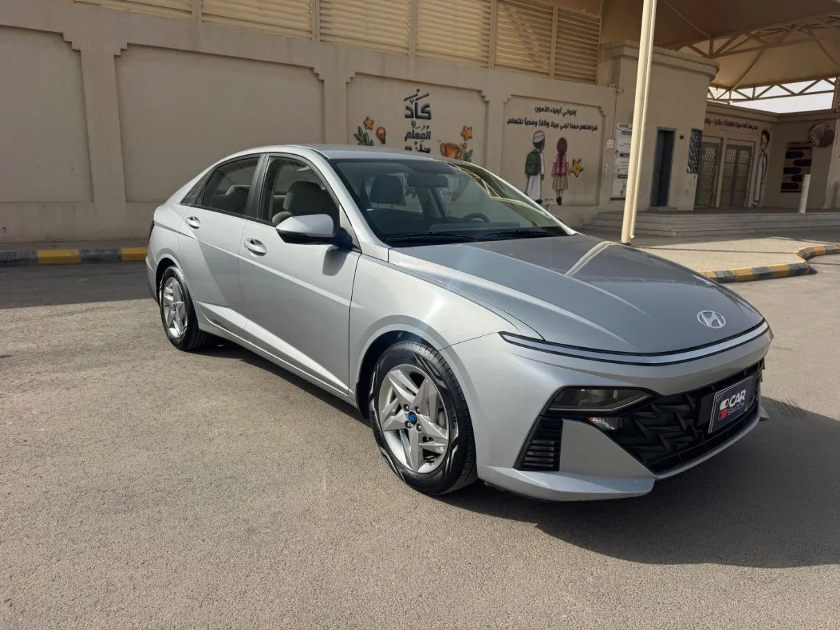 Car image 3