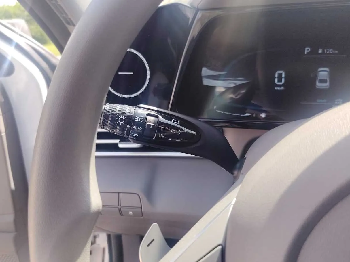 Car image 26