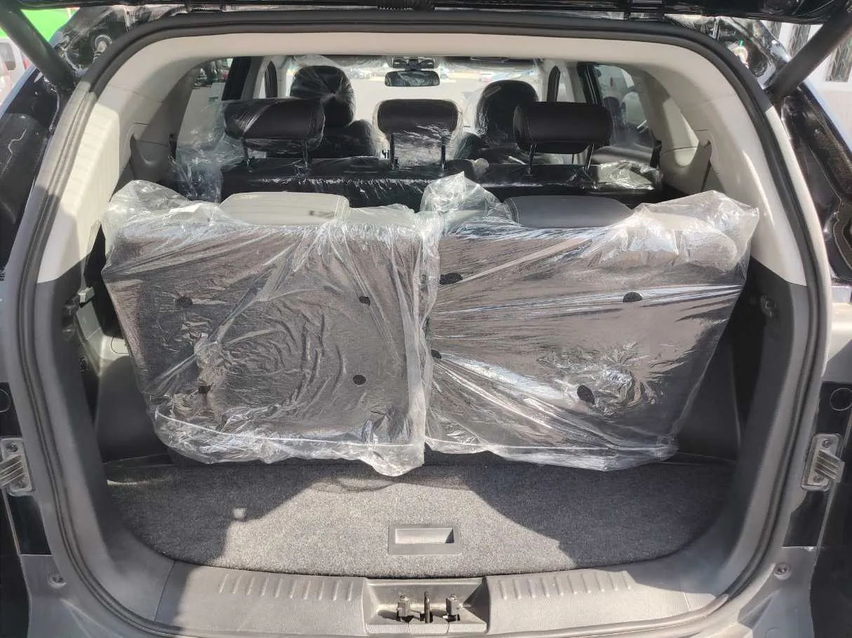 Car image 24