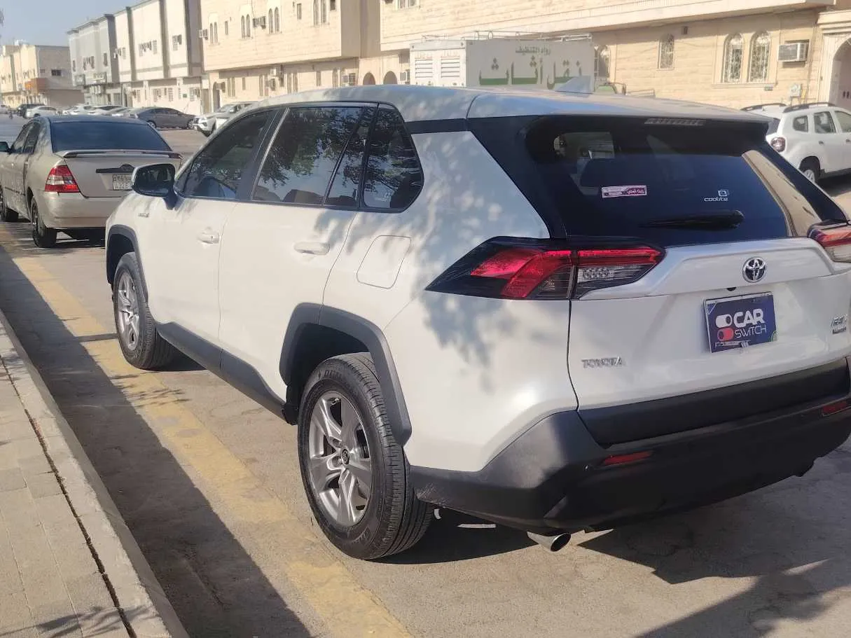 Car image 7